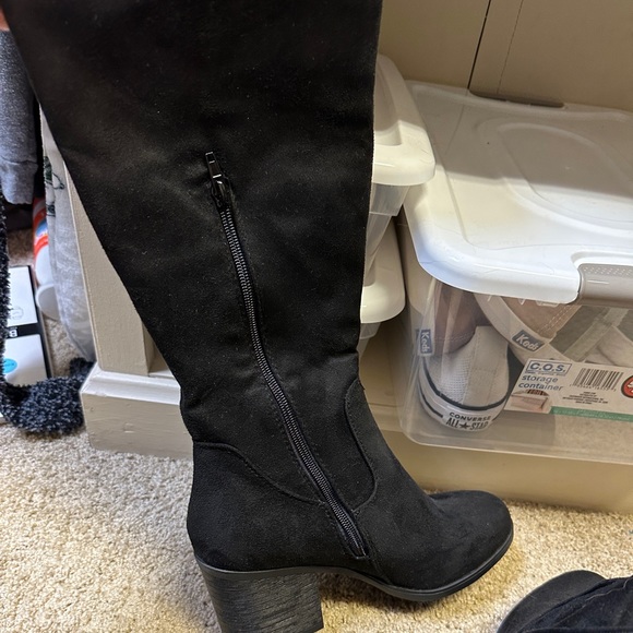 Knee high boots - Picture 2 of 6